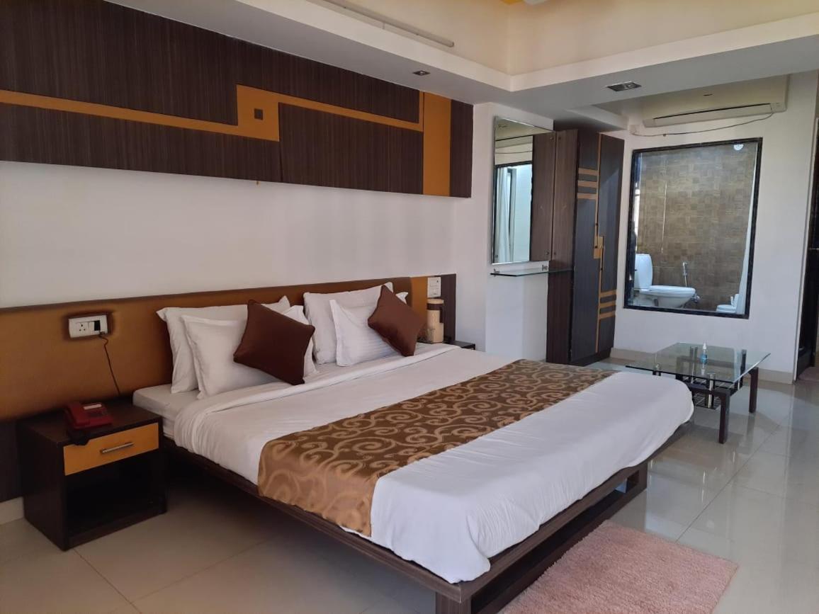 Hotel Grand Suites Indore Exterior photo